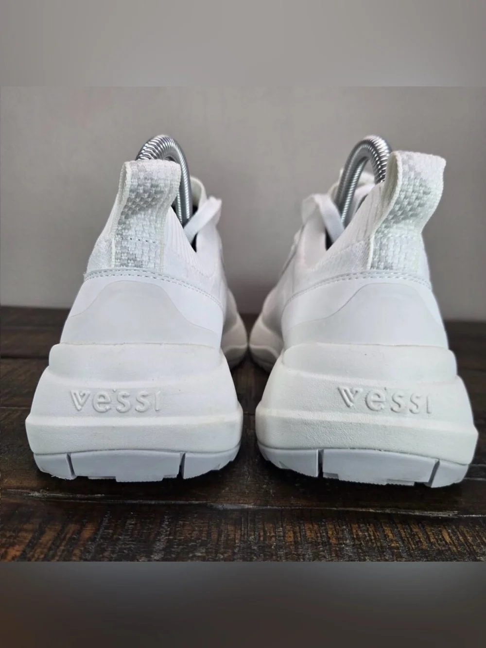 EUC Vessi - Stormburst Lowtop Womens Waterproof Shoes in White - Size 7